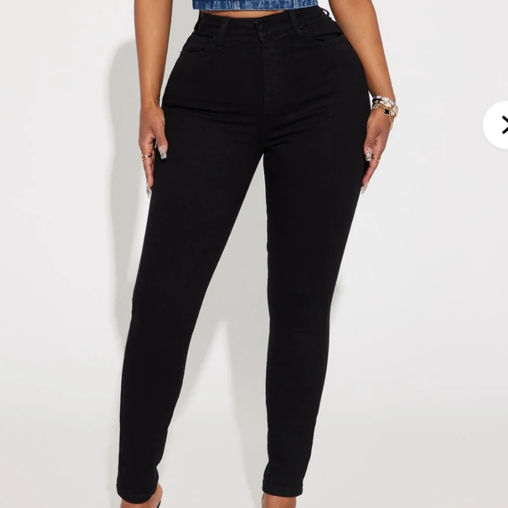 NWT- Fashion Nova Women's Black High-Waisted Sculpting Skinny Jeans-Size 9
